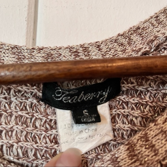 Teaberry Beige Shawl. Size Small. - Picture 5 of 6